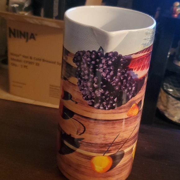 VINTAGE PORCELAIN PITCHER - Picture 3 of 6